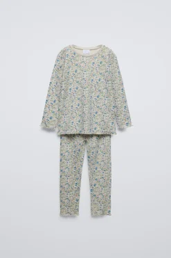 Niños ZARA 6 - 14 Años·Pijamas<6-14 AÑOS/PIJAMA FLORECITAS