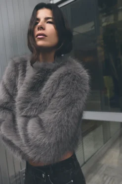 Outlet ABRIGO CORTO EFECTO PELO Mujer Abrigos / Anoraks