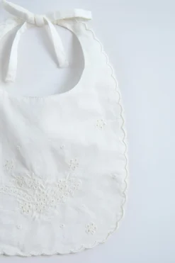 Niños ZARA 0 - 6 Meses·Básicos|Accesorios / Zapatos / 0 - 14 Años<BABERO BORDADOS