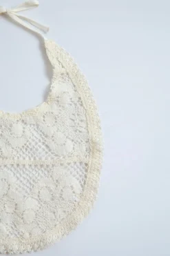 Niños ZARA Accesorios / Zapatos / 0 - 14 Años<BABERO ENCAJE