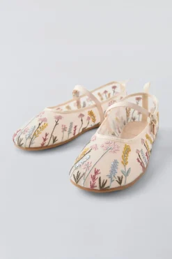 Niños ZARA 6 - 14 Años·Zapatos<BAILARINA BORDADOS