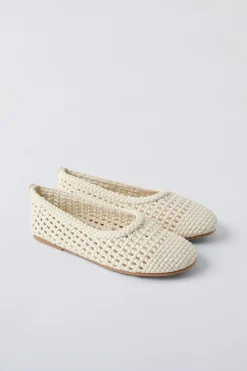 Niños ZARA 6 - 14 Años·Zapatos<BAILARINA CALADA