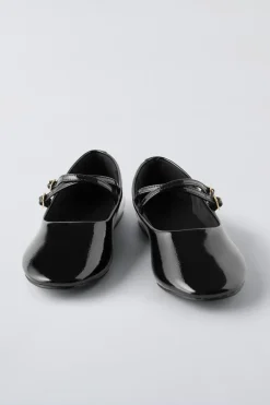 Niños ZARA 6 - 14 Años·Zapatos<BAILARINA CHAROL TIRAS