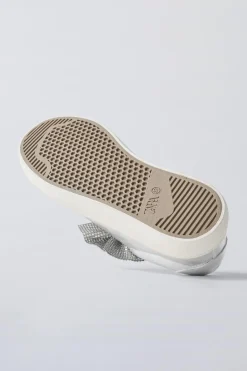 Niños ZARA 6 - 14 Años·Zapatos<BAMBA LAZO BRILLO