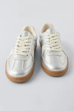 Niños ZARA 6 - 14 Años·Zapatos|6 - 14 Años·Zapatos<BAMBA METALIZADA