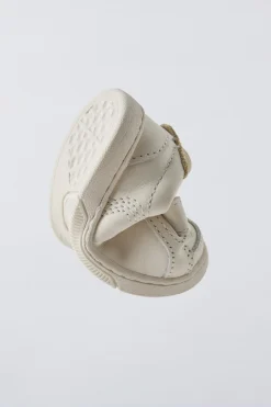 Niños ZARA 1½ - 6 Años·Zapatos|1½ - 6 Años·Zapatos<BAMBA PIEL TIRAS
