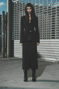 New BLAZER ENTALLADA HOMBRERAS ZW COLLECTION Mujer Blazers / Chalecos