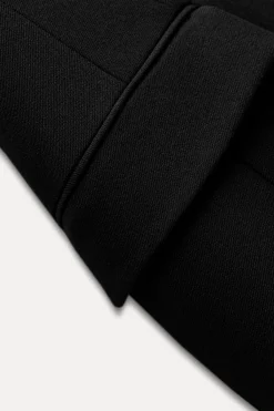 New BLAZER ENTALLADA HOMBRERAS ZW COLLECTION Mujer Blazers / Chalecos