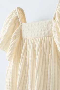 Niños ZARA 1½ - 6 Años·Camisetas|1½ - 6 Años·Total Look<BLUSÓN TEXTURA VOLANTES