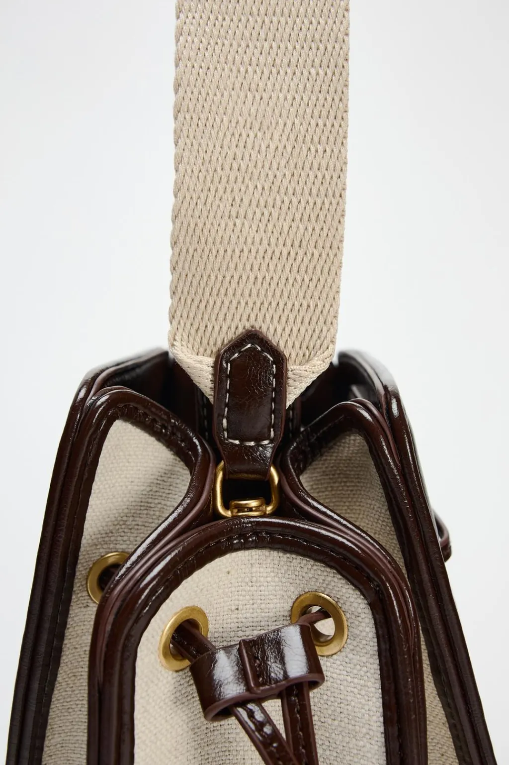 New BOLSO MINI BUCKET TEXTURA Mujer Bolsos