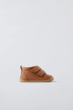 Niños ZARA 1½ - 6 Años·Zapatos|1½ - 6 Años·Zapatos<BOTA PIEL TIRAS