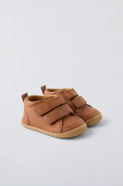 Niños ZARA 1½ - 6 Años·Zapatos|1½ - 6 Años·Zapatos<BOTA PIEL TIRAS