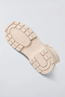 Niños ZARA 6 - 14 Años·Zapatos|6 - 14 Años·Zapatos<BOTÍN ACOLCHADO CORDONES