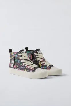 Niños ZARA 6 - 14 Años·Zapatos|6 - 14 Años·Zapatos<BOTÍN DEPORTIVO KUROMI © SANRIO