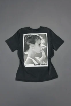 Hot CAMISETA CLAUDIA SCHIFFER LAVADA - PHOTO BY HANS FEURER LICENSED BY TRUNK ARCHIVE Mujer Camisetas