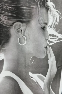 Hot CAMISETA CLAUDIA SCHIFFER LAVADA - PHOTO BY HANS FEURER LICENSED BY TRUNK ARCHIVE Mujer Camisetas