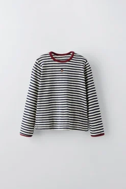 Niños ZARA 1½ - 6 Años·Camisetas|6 - 18 Meses·Camisetas<CAMISETA DESAGUJADA BORDADO