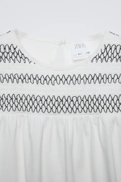 Niños ZARA 6 - 14 Años·Camisetas<CAMISETA ROMÁNTICA GOMAS