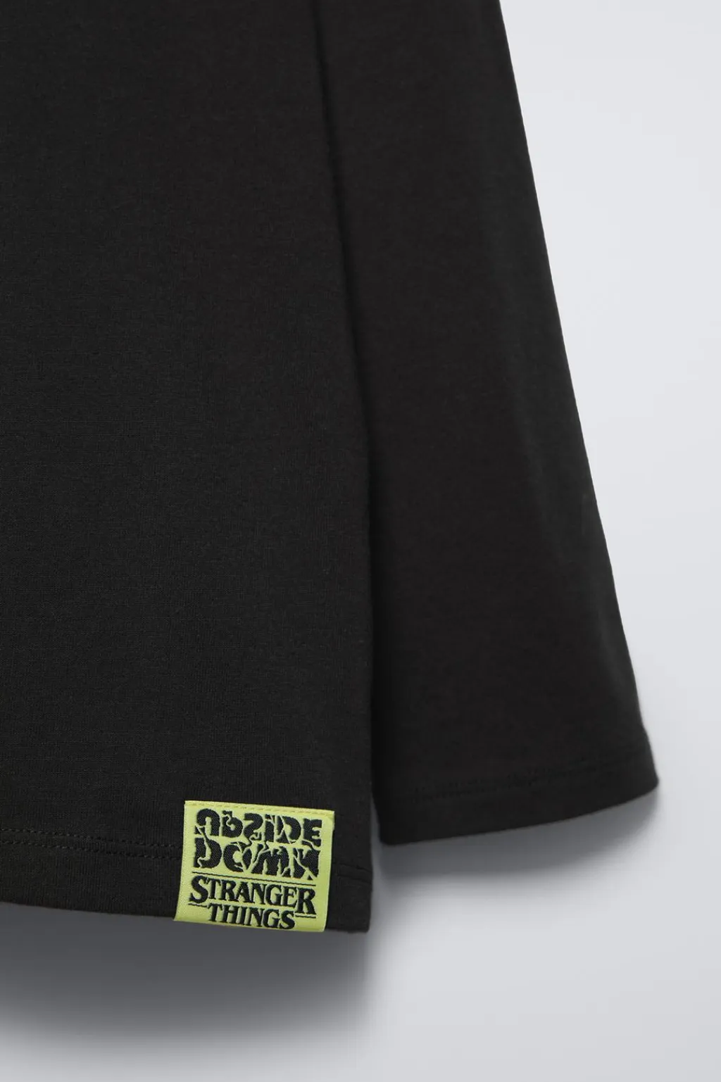 Niños ZARA 6 - 14 Años·Camisetas<CAMISETA STRANGER THINGS ™/ © NETFLIX