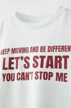 Niños ZARA 6 - 14 Años·Camisetas<CAMISETA TEXTO RELIEVE