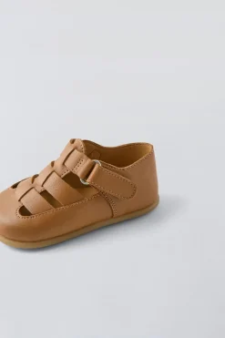 Niños ZARA 1½ - 6 Años·Zapatos|1½ - 6 Años·Zapatos<CANGREJERA PIEL