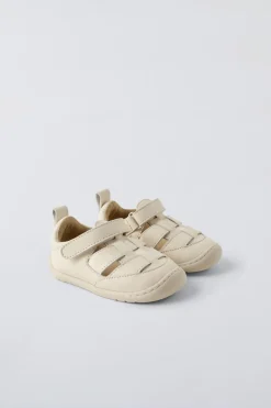 Niños ZARA 1½ - 6 Años·Zapatos|1½ - 6 Años·Zapatos<CANGREJERA PIEL REFORZADA