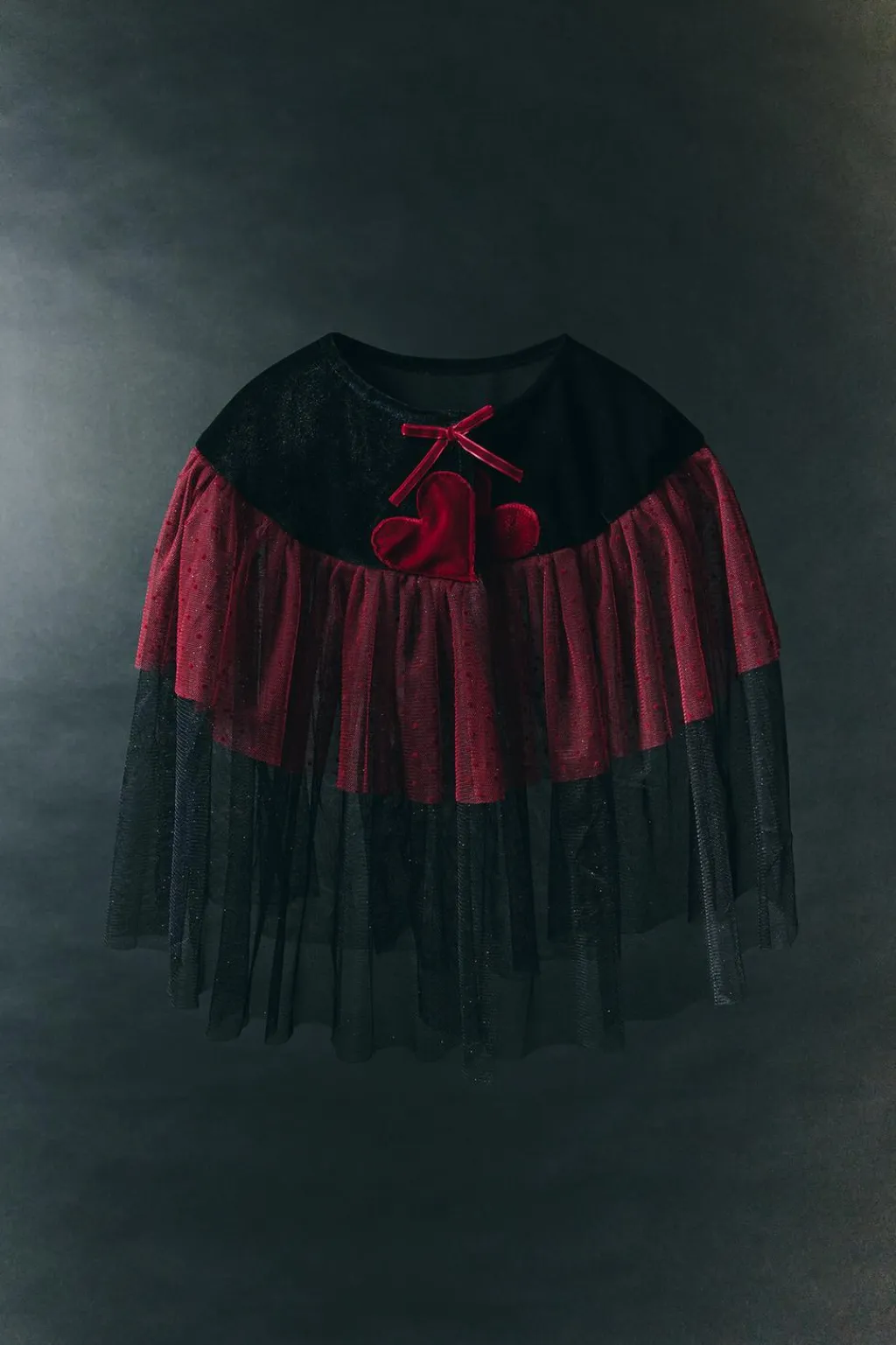 Niños ZARA 1½ - 6 Años·Accesorios|6 - 14 Años·Accesorios<CAPA DISFRAZ REINA DE CORAZONES