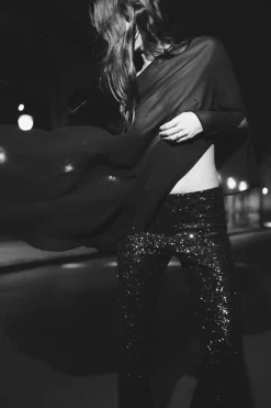 Outlet CAPA SEMITRASNPARENTE ASIMÉTRICA Mujer Chaquetas / Cazadoras