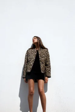 Outlet CAZADORA ACOLCHADA ESTAMPADO ANIMAL Mujer Chaquetas / Cazadoras