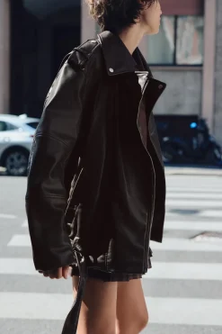 Hot CAZADORA BIKER OVERSIZE EFECTO PIEL LAVADA Mujer Chaquetas / Cazadoras