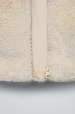 Niños ZARA 6 - 14 Años·Abrigos<CAZADORA CAPUCHA EFECTO PELO