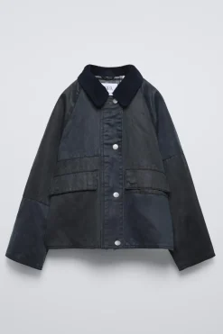 Niños ZARA 6 - 14 Años·Abrigos<CAZADORA ENCERADA CAPUCHA