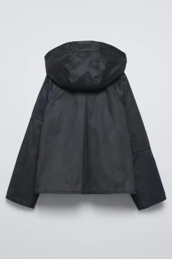 Niños ZARA 6 - 14 Años·Abrigos<CAZADORA ENCERADA CAPUCHA