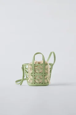 Niños ZARA 6 - 14 Años·Bolsos / Mochilas<CESTA CALADA