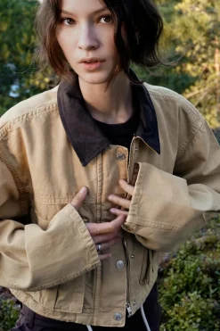 Discount CHAQUETA CROP CUELLO CONTRASTE Mujer Chaquetas / Cazadoras