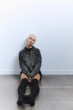 Outlet CHAQUETA PUNTO JACQUARD ANIMAL Mujer Chaquetas / Cazadoras|Cárdigan / Jerséis