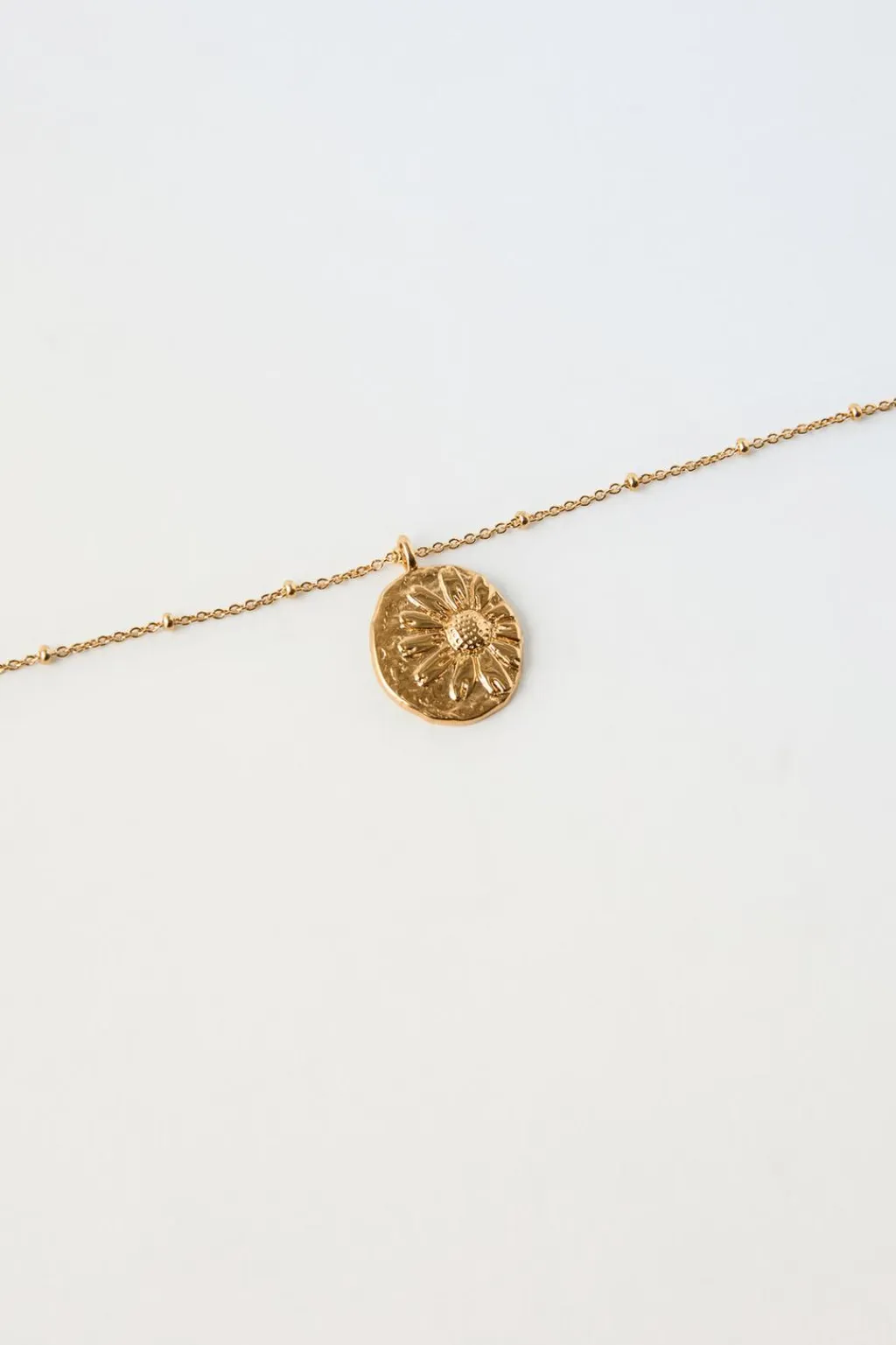 Niños ZARA 1½ - 6 Años·Accesorios|6 - 14 Años·Accesorios<COLLAR FLOR BAÑO ORO 24KT TRUE NEUTRALS