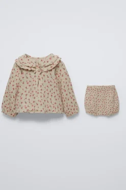 Niños ZARA 6 - 18 Meses·Conjuntos|6 - 18 Meses·Braguitas / Bermudas<CONJUNTO BLUSA Y BERMUDA FLORECITAS