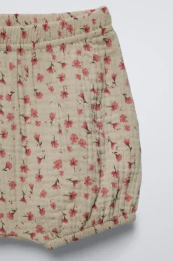 Niños ZARA 6 - 18 Meses·Conjuntos|6 - 18 Meses·Braguitas / Bermudas<CONJUNTO BLUSA Y BERMUDA FLORECITAS