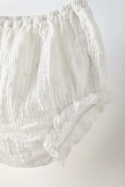 Niños ZARA 6 - 18 Meses·Conjuntos|6 - 18 Meses·Braguitas / Bermudas<CONJUNTO BLUSA Y BRAGUITA BORDADOS