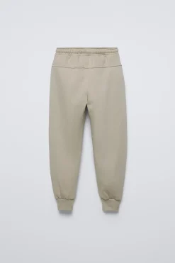 Niños ZARA 6 - 14 Años·Sudaderas|6 - 14 Años·Pantalones<CONJUNTO SUDADERA Y JOGGER TEXTO RELIEVE