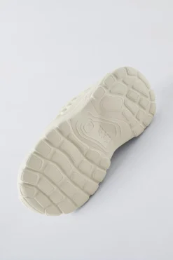 Niños ZARA 1½ - 6 Años·Zapatos|1½ - 6 Años·Zapatos<DEPORTIVO BLANCO