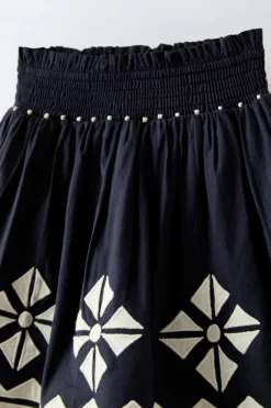 Niños ZARA 6 - 14 Años·Faldas / Bermudas|6 - 14 Años·Total Look<FALDA BORDADOS