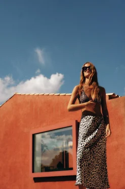 Fashion FALDA MIDI SATINADA Mujer Faldas / Shorts