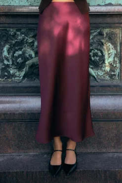 Hot FALDA MIDI SATINADA Mujer Faldas / Shorts