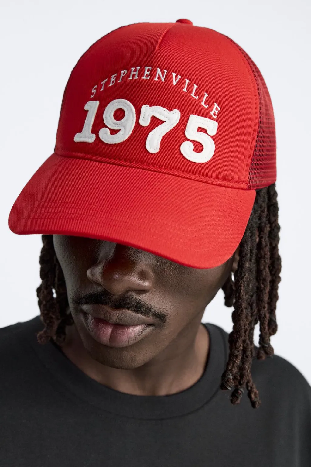 Outlet GORRA TEXTO RELIEVE Hombre Accesorios