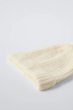 Niños ZARA 6 - 18 Meses·Punto|6 - 18 Meses·Accesorios / Calcetines<GORRO PUNTO POMPÓN