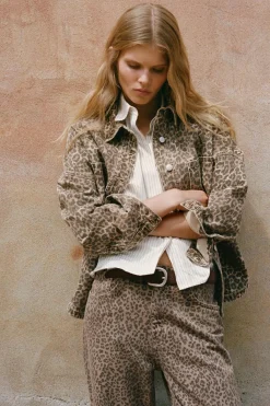 Online JEANS TRF RELAXED ESTAMPADO ANIMAL TIRO ALTO Mujer Jeans