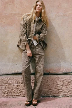 Online JEANS TRF RELAXED ESTAMPADO ANIMAL TIRO ALTO Mujer Jeans