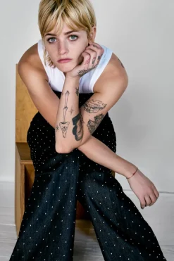 Online JEANS TRF RELAXED TACHAS TIRO MEDIO Mujer Jeans